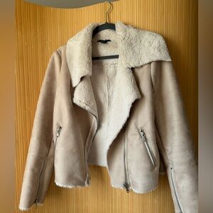 Faux Shearling and ultra suede Moto jacket. Women’s size 6-8 or juniors Large